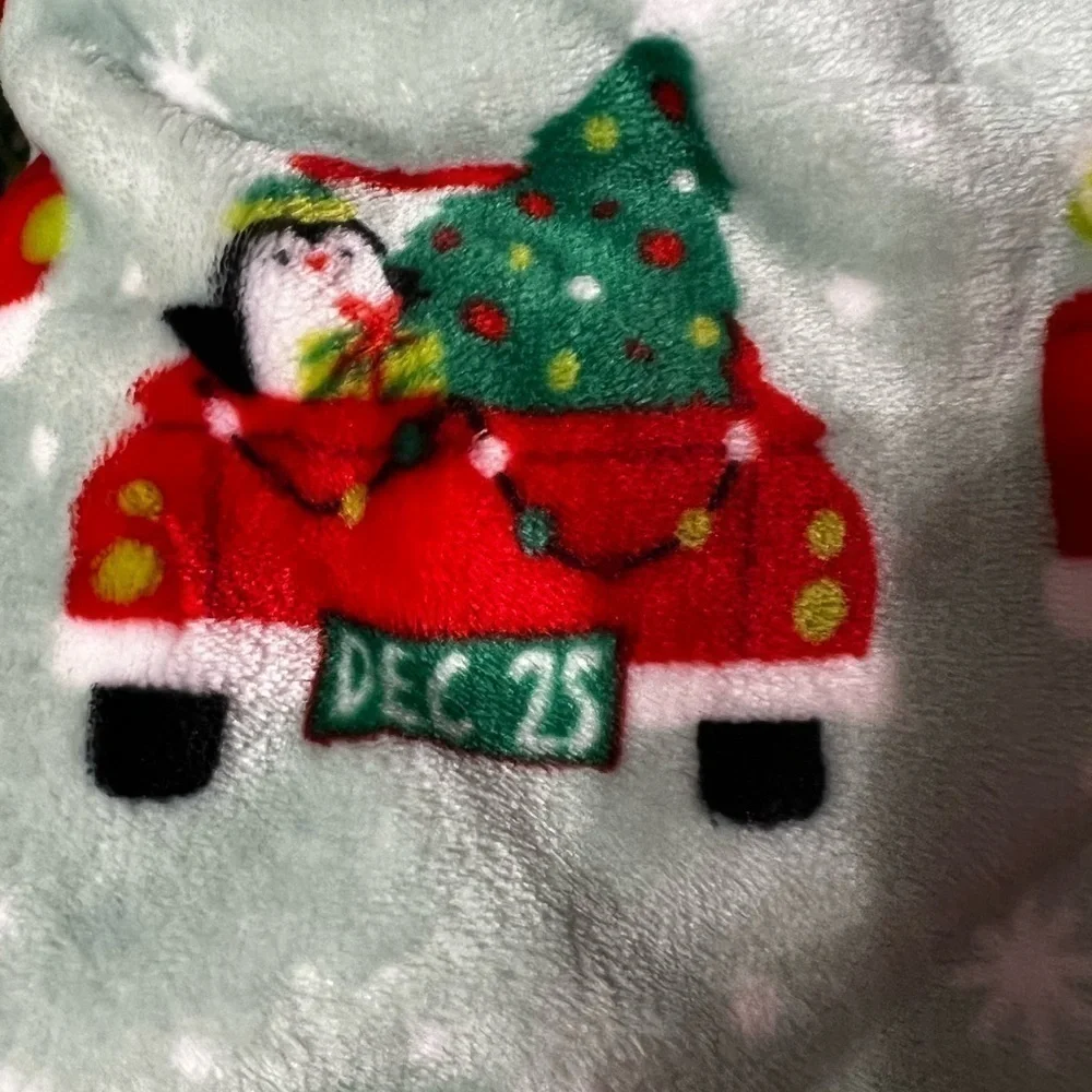 𝅺CHRISTMAS Holiday Velour Throw NWT 🌲